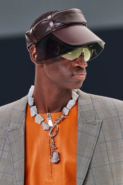 Look 63